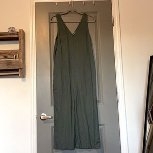 Oversized green overalls/jumpsuit, size small.